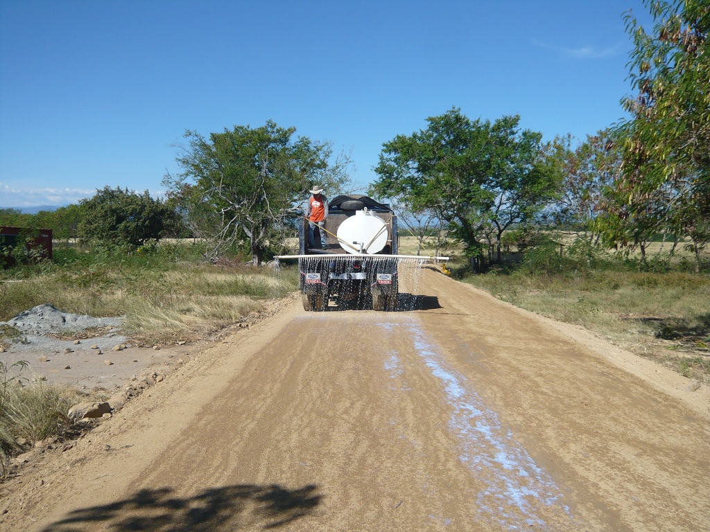 Segunda fase de aplicación de la emulsión polimérica FixRoad®